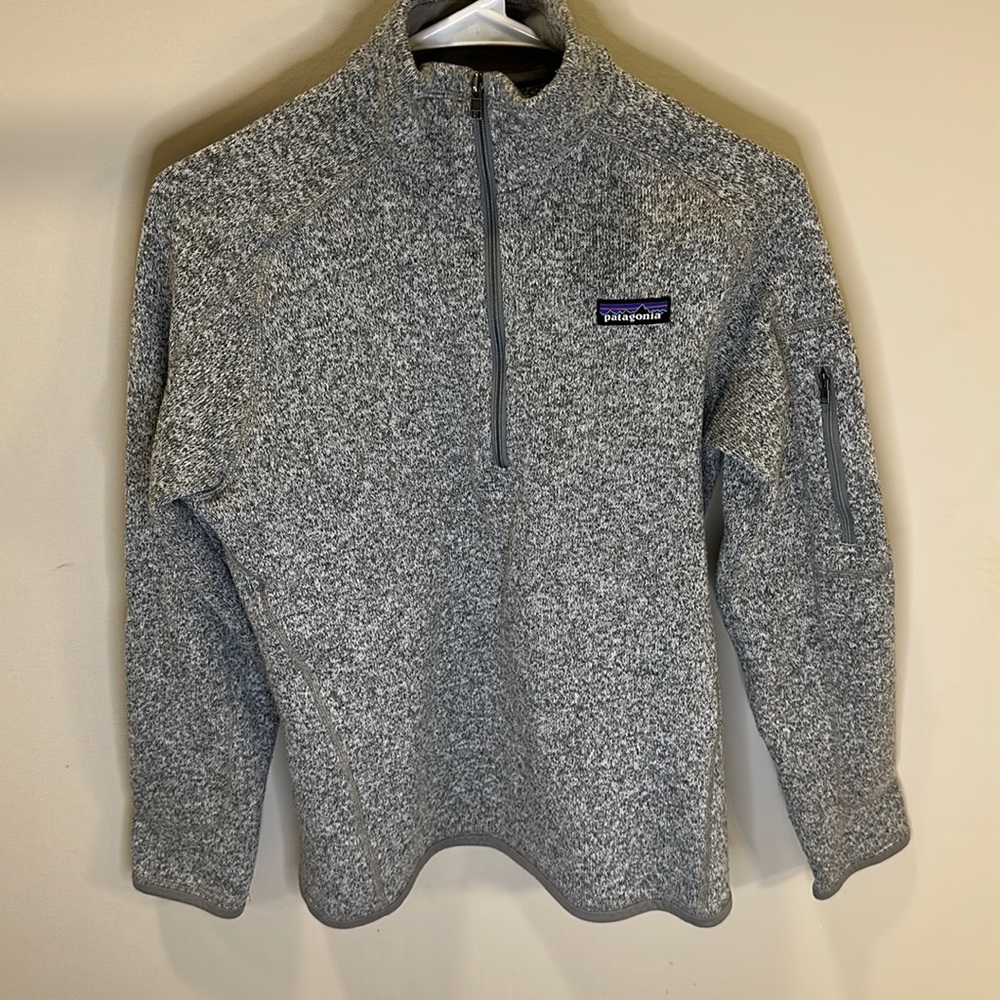 Patagonia women’s half zip pullover - M